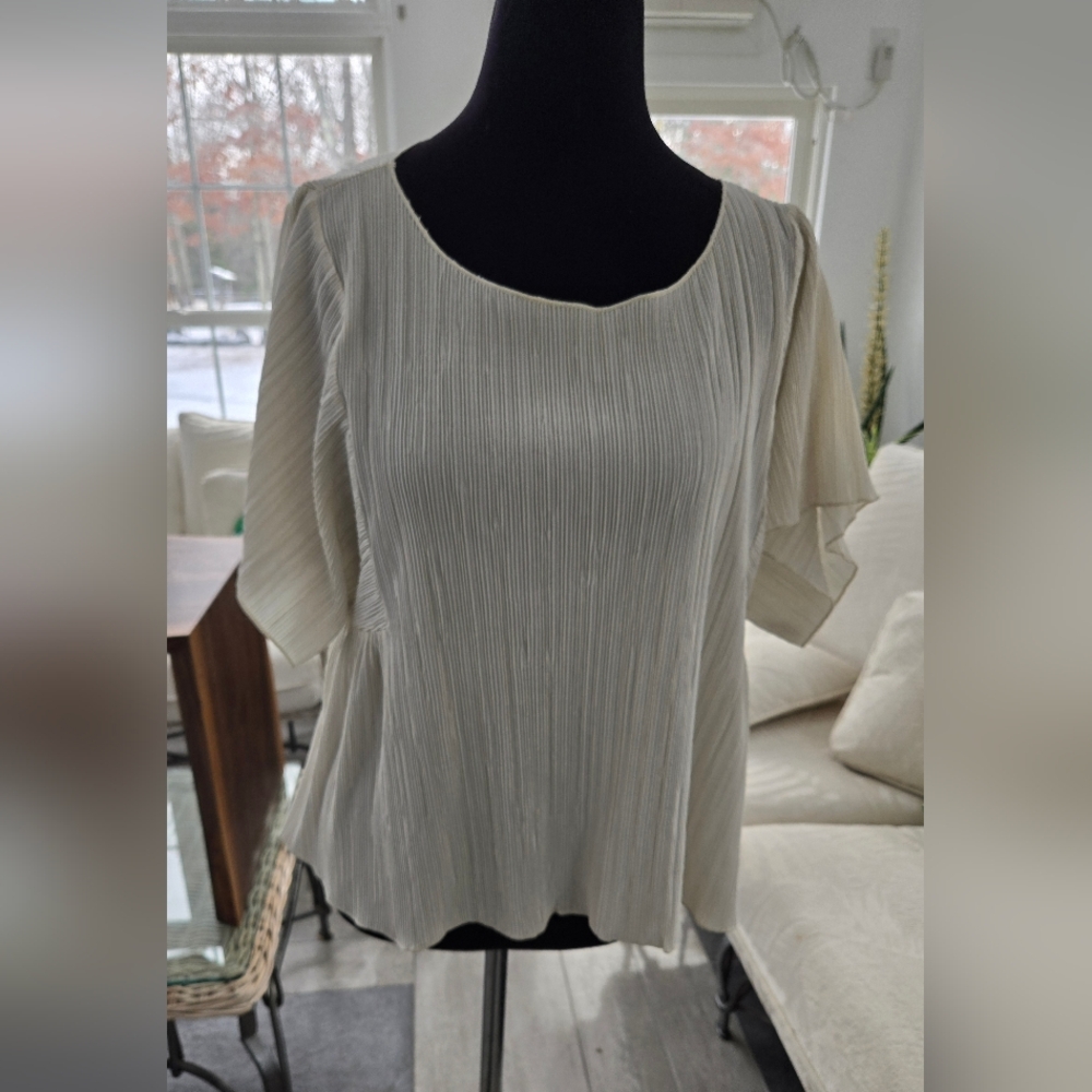Cream silky top